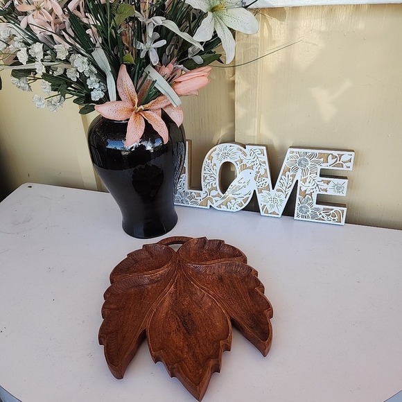 Vintage Wooden Maple Leaf Shaped Tray Original Old Hand Carved. 12" X 9.5" - Picture 1 of 9